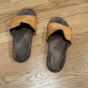 Frye Textured Brown Slide Sandals